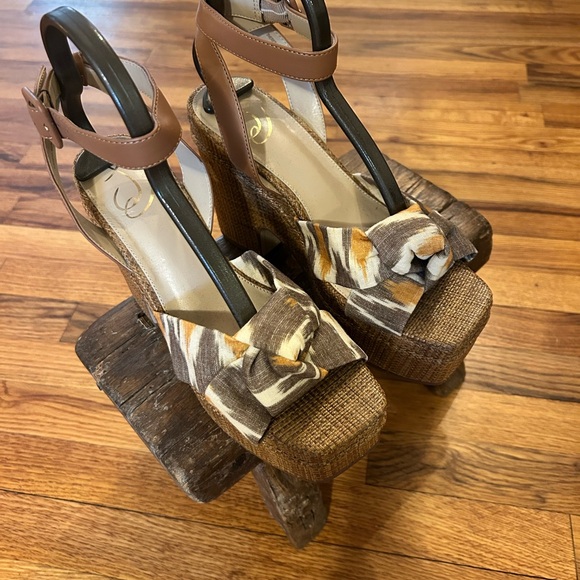 Sam Edelman Brown Woven Platform Sandals with Patterned Fabric Toe - Picture 2 of 4